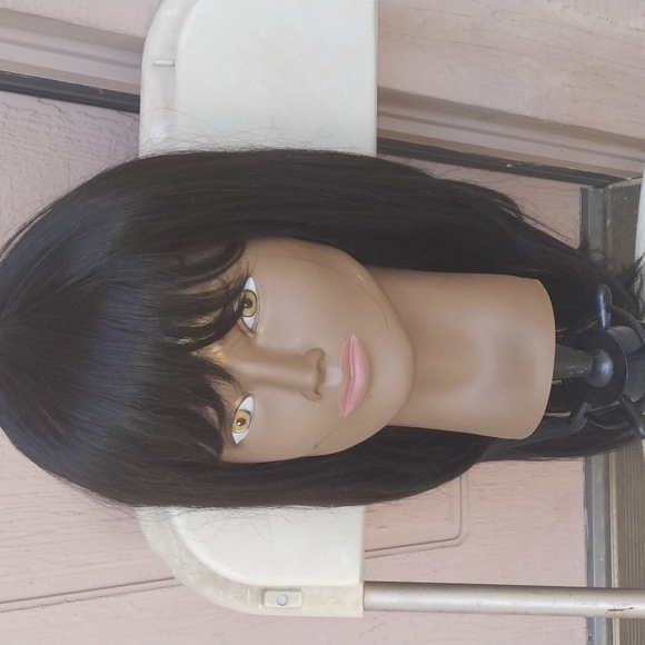 Beautiful Layered Bang Wig. About 16-18 inches long. 1B (black/brown) color. - Picture 2 of 14